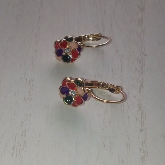 Cute flower‎ earrings - Picture 1 of 3